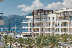 Regent-Pool-Club-Residences
