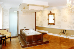 Hochzeits-Suite-Jacuzzi