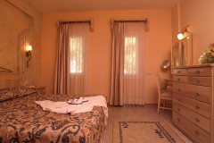 281220140225435villa_1