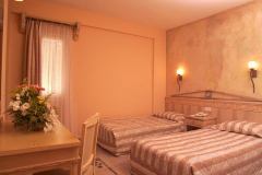 281220140225439villa_2