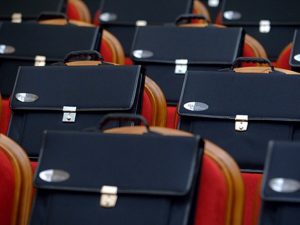 Чиновников будут увольнять