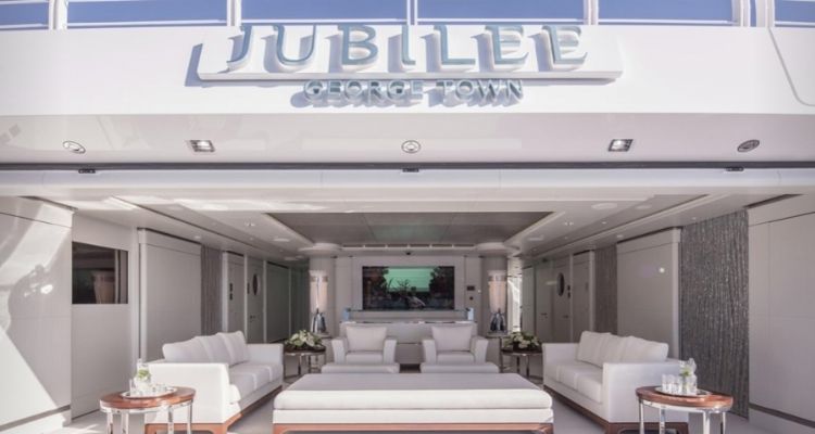Судно Jubilee длинной в 110 метров