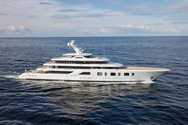 Yacht