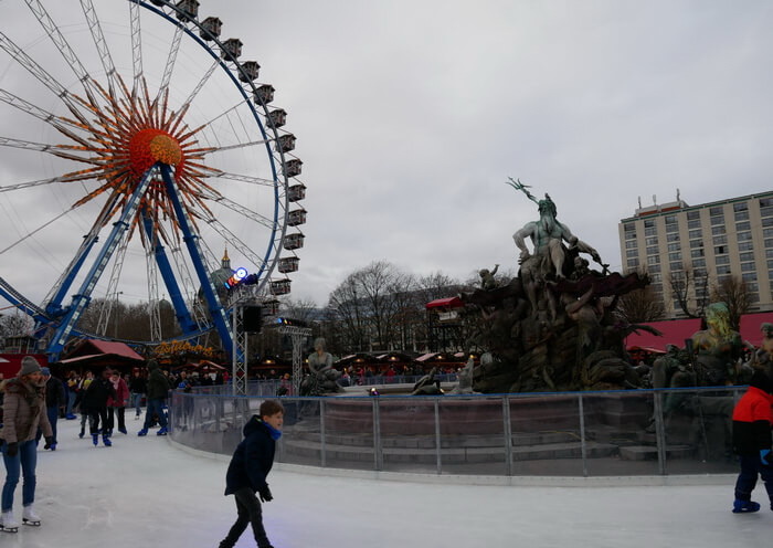 Weihnachtsmarkt am Roten Rathaus