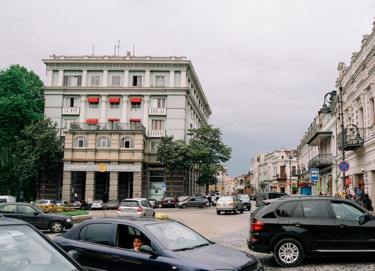Открыть личный счет в Грузии удаленно в Silk Road Bank
