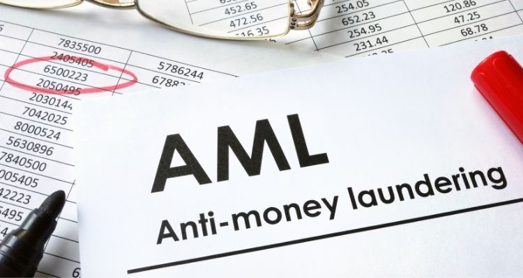 Компаниям в Великобритании выписали первые штрафы за несоблюдение AML