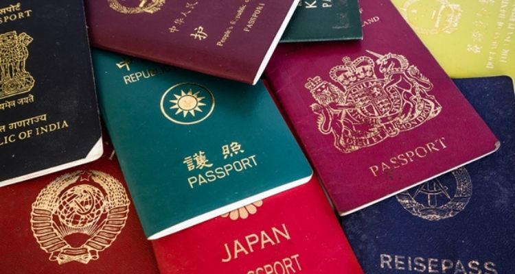Успейте получить иностранный паспорт, избегая печальной участи афганцев