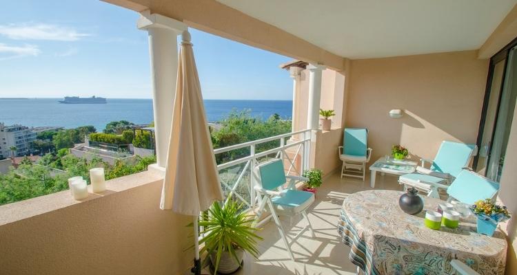 Купить апартаменты в Каннах в жилом комплексе с бассейном Residence Pierre et Vacances