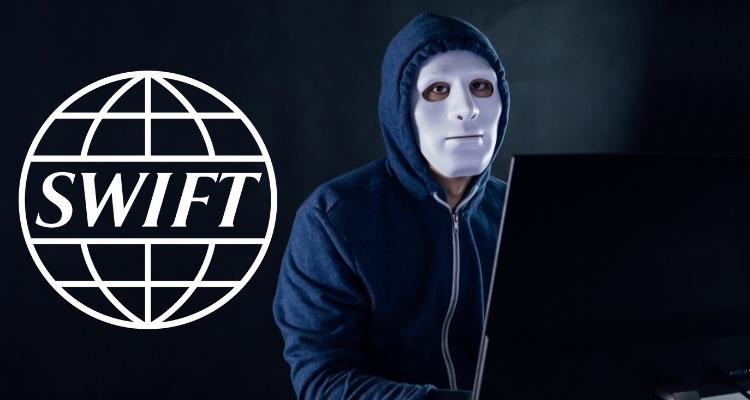 Мошенники массово спекулируют на отключении России от SWIFT – новая схема обмана