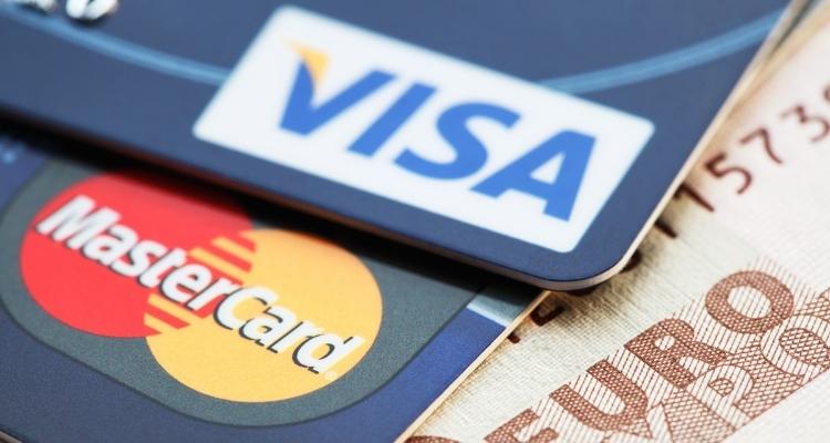 Где россияне могут оформить международные карты Visa и Mastercard, несмотря на санкции
