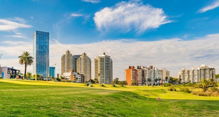 Покупка недвижимости россиянами в дружественных странах — Уругвай в центре внимания