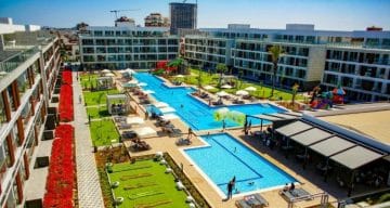 Студия в курортном комплексе Courtyard Beach Resort, Северный Кипр
