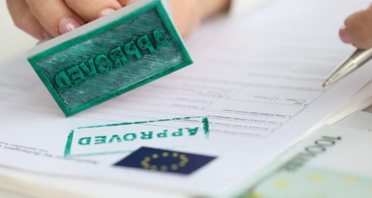 В какой стране проще всего получить шенгенскую визу?