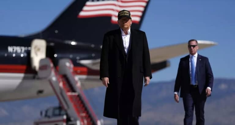 Эффект Трампа: американцы спешат эмигрировать, иностранцы хотят в США