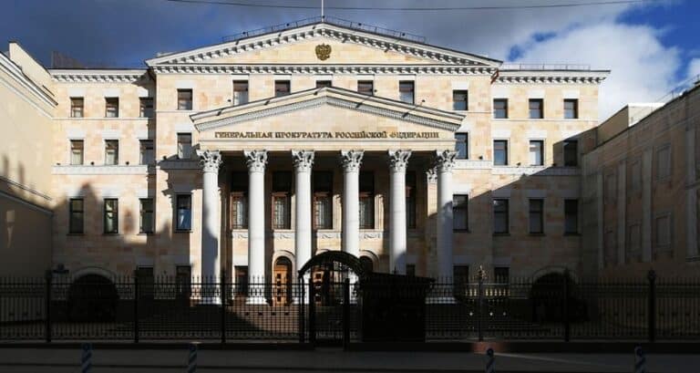 Россиян, находящихся за рубежом, теперь могут привлекать к уголовной ответственности по запросу РФ