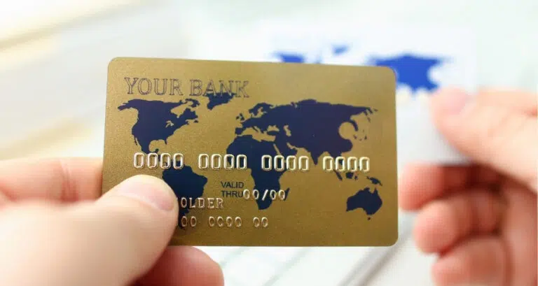 Как россиянину получить карту Visa или Mastercard в 2025 году: полное руководство по удаленному оформлению